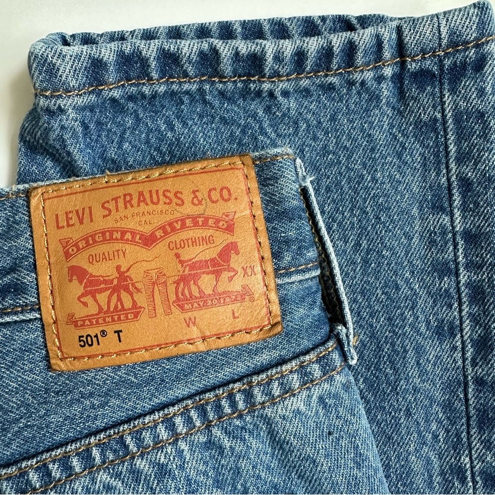 Anthropologie x Levi’s 501 Floral Embroidered Distressed Cropped Taper 27 - Picture 10 of 16